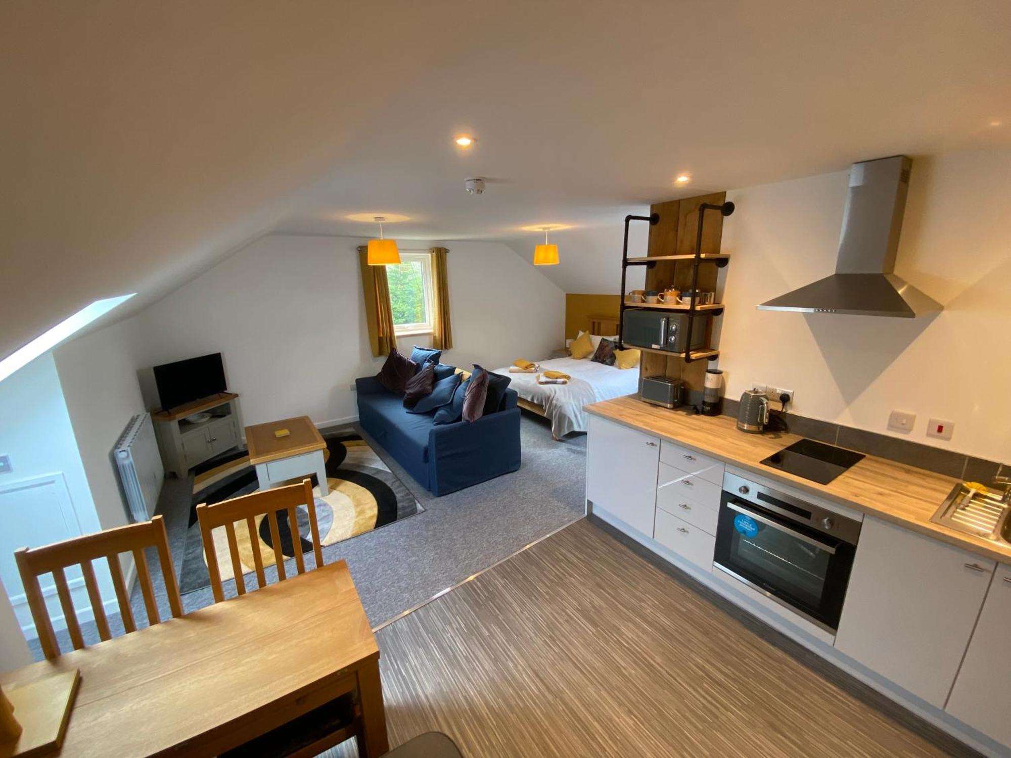 Clodock Modern Studio Apartment Set Beneath The Black Mountains A Stones Throw From The Offas Dyke Path מראה חיצוני תמונה
